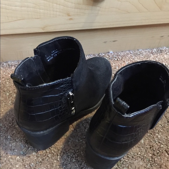 Ankle boot - Picture 2 of 4